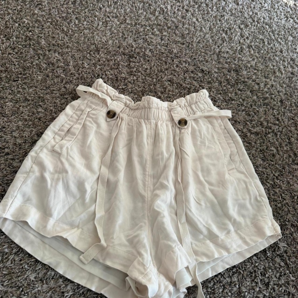 American Eagle Cream Paperbag Waist Shorts Viscose Drawstring Off-White Womens M